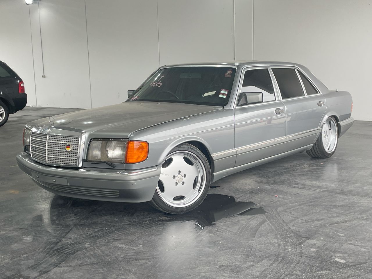 1987 MERCEDES BENZ 300 SEL Automatic Sedan