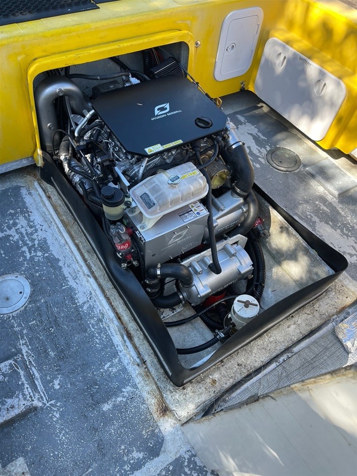 HYUNDAI SEASALL S270 BOBTAIL DIESEL INBOARD MARINE ENGINE