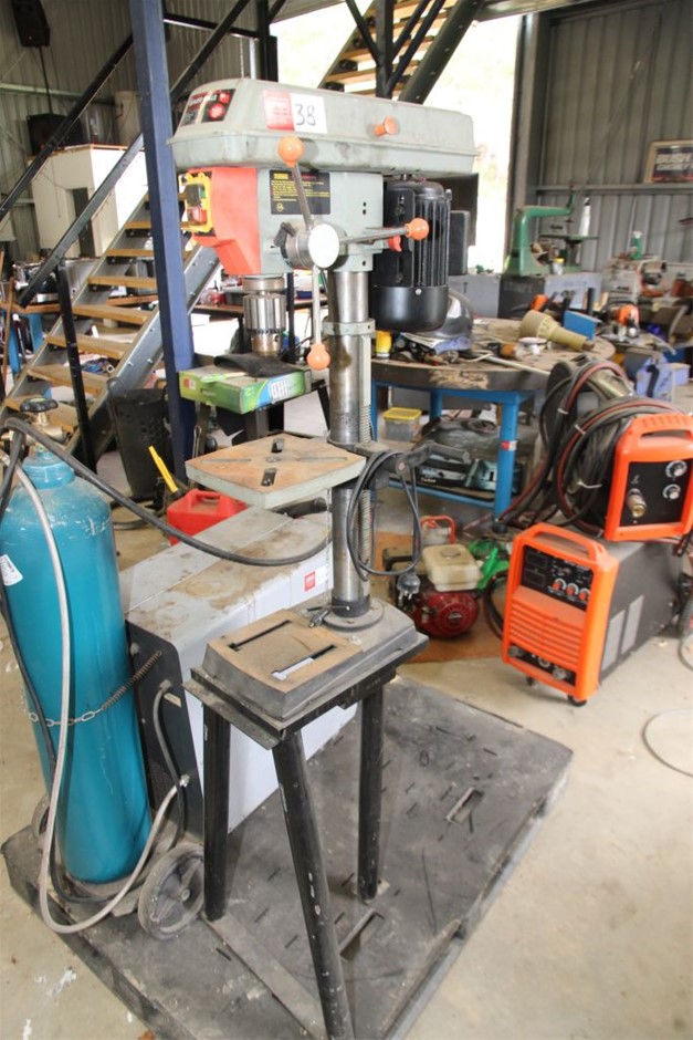 Peerless RMD-1600B Bench Drilling Machine Auction (0038-5055914 ...