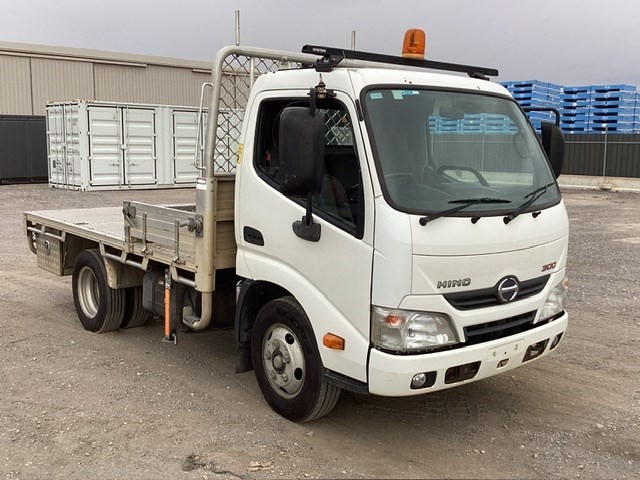 No Reserve 2014 Hino 300 series 2  4 x 2 Crane Truck- SA