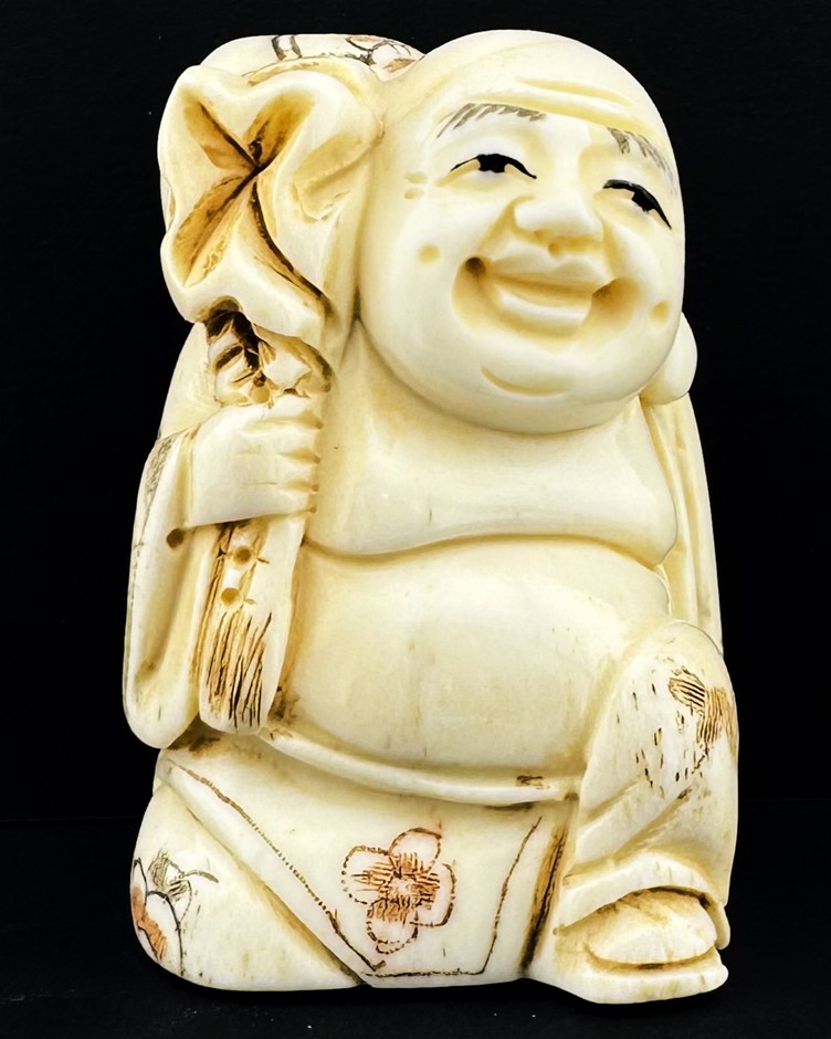  c1890 Japanese Meiji Period Bone Hand-Carved Netsuke