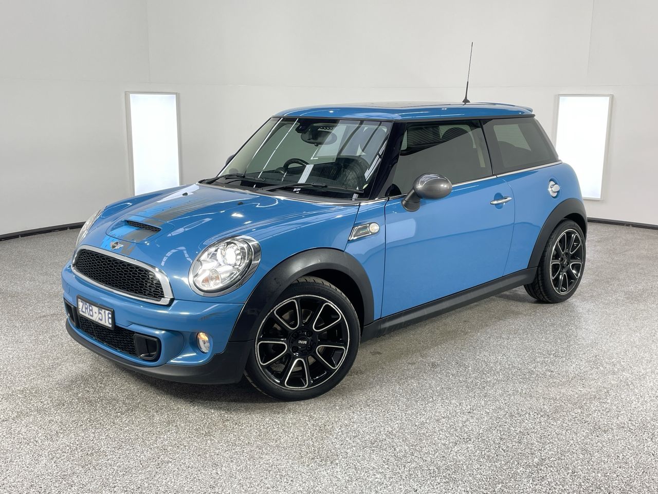 2013 Mini Cooper S R56 LCI Manual Hatchback