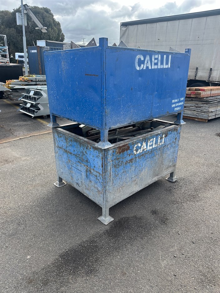  No Reserve - Stacks of Timber & Scaffolding Parts