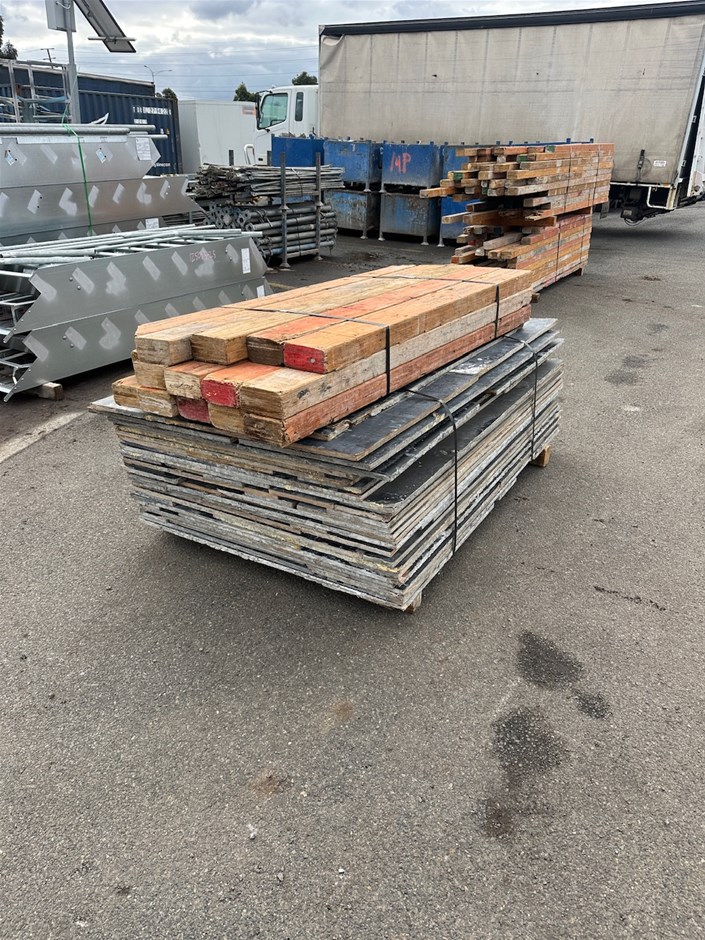 Timber posts and Formply Sheets Auction (0008-3029324) | Grays Australia