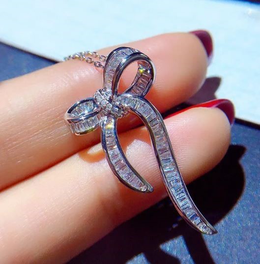 Elegant 18K White Gold plated White Cz Pendant Necklace