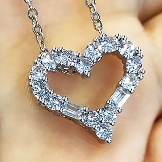 Elegant 18K White Gold plated Diamonds Simulants Heart Pendant