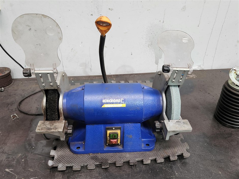 Large Unreserved Site Clearance Sale