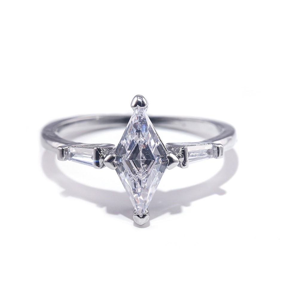 Elegant 18K White Gold plated Diamonds Simulants Engagement Ring