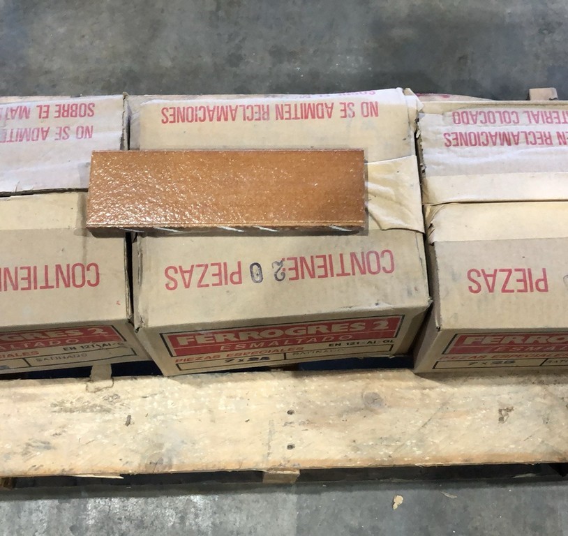 Glazed Quarry Tiles (40 Pcs/Pallet) Auction (01425056648) Grays
