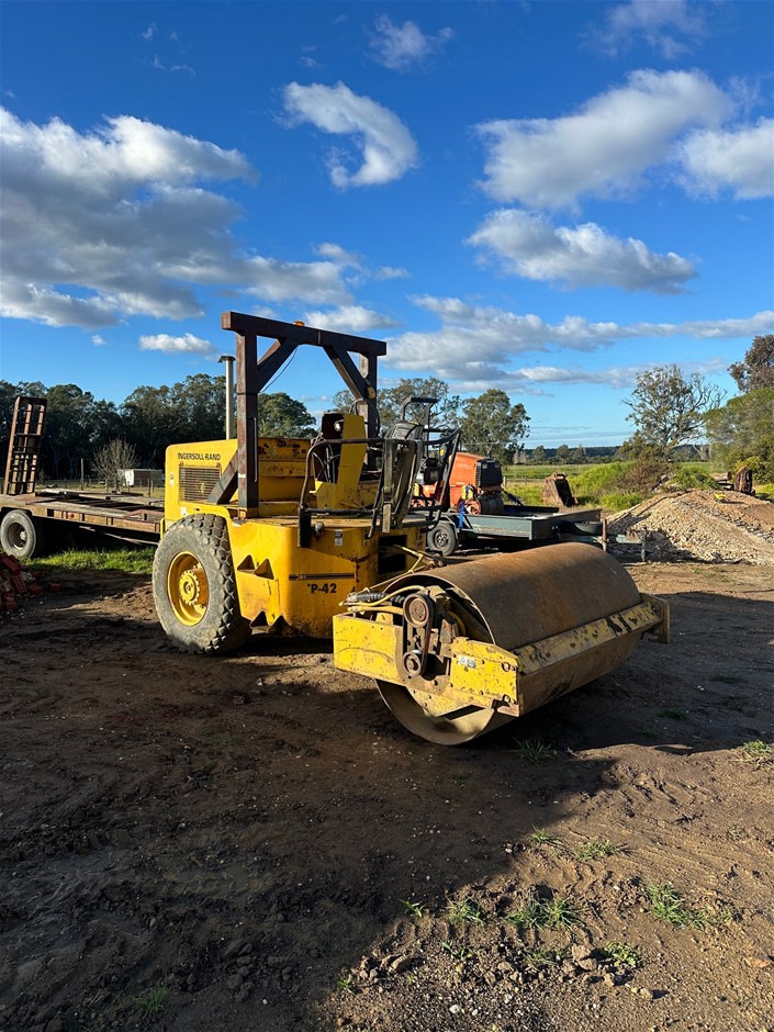 Ingersoll Rand SP-42 Vibrator Compactor Auction (0074-3029240) | Grays ...