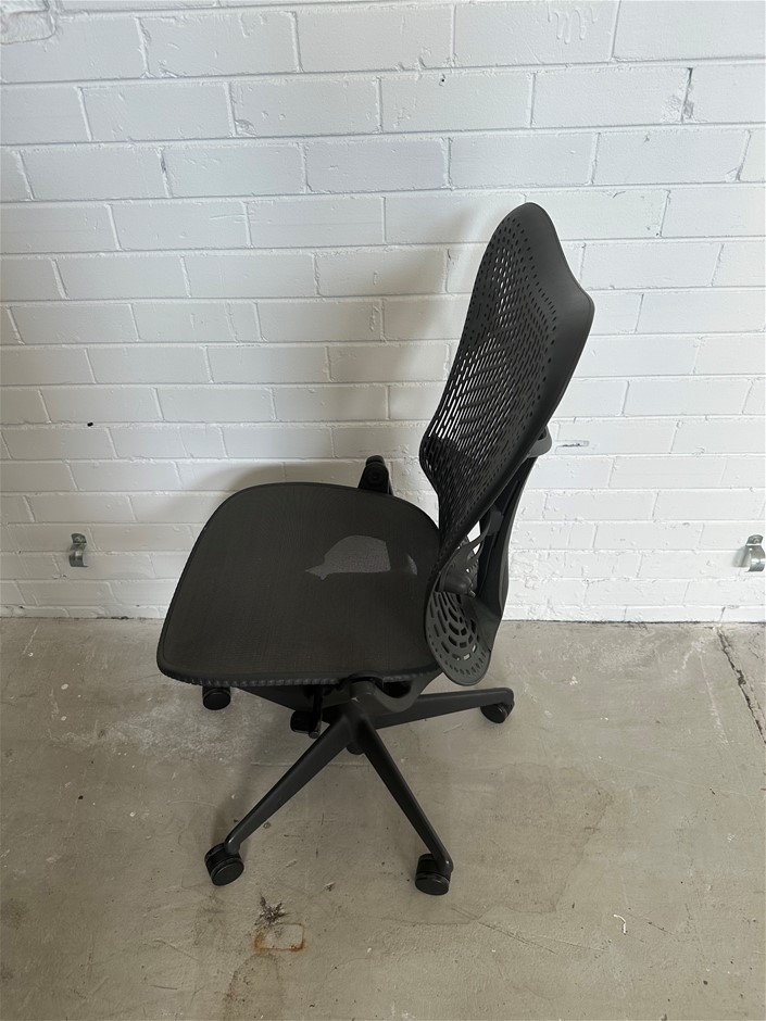 25 X Herman Miller Mirra 1 Chairs