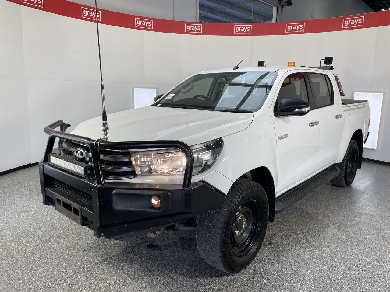 2017 Toyota Hilux 4x4 SR GUN126R Turbo Diesel Automatic Dual Cab ...