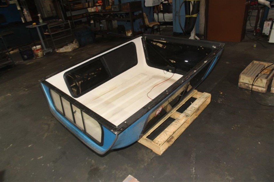 Challenge Flexiglass Fiber Glass Ute Canopy