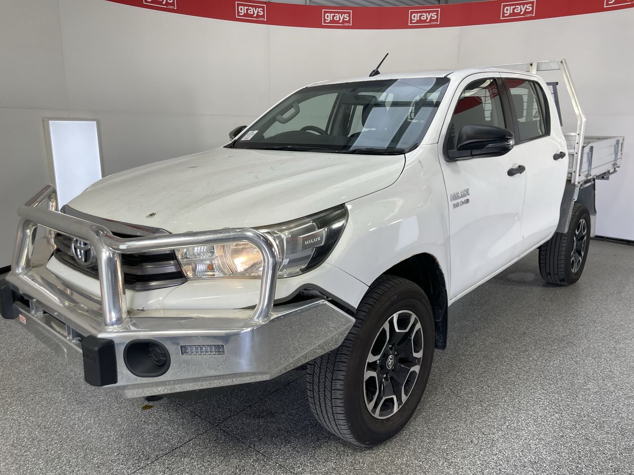 2017 Toyota Hilux 4x4 SR GUN126R T/D AT Crew Cab Chassis