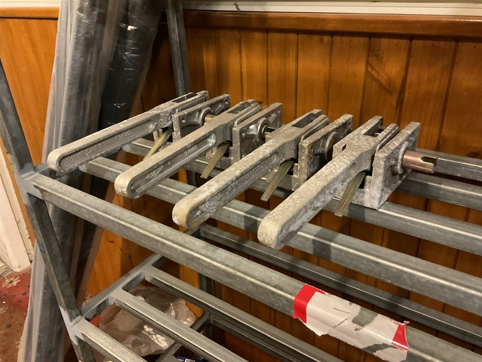 No Reserve Mechanical Workshop items