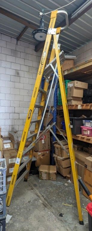 Unreserved Warehouse Clearance Business Closure