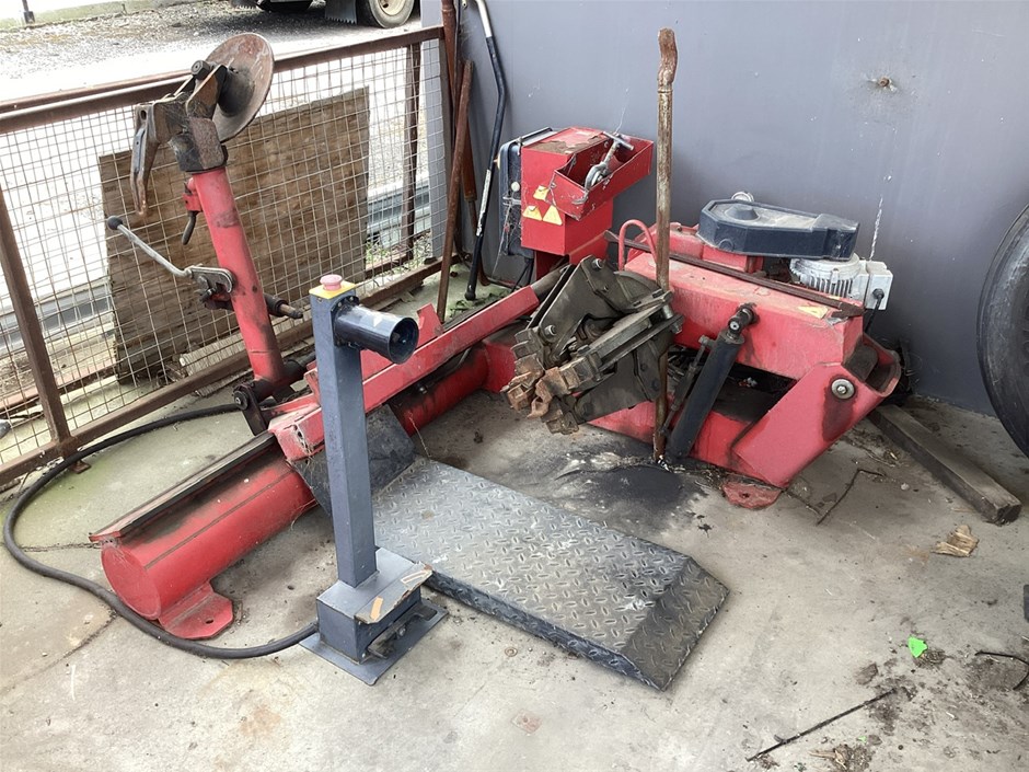 Truck Tyre Changing Machine