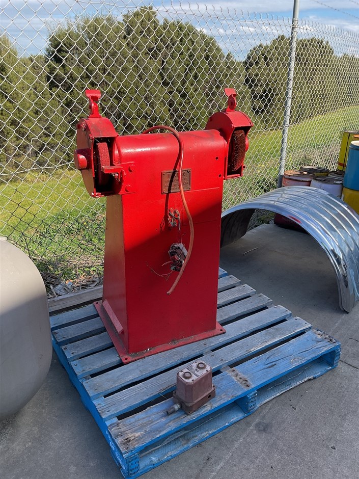 Macbro Pedestal Grinder