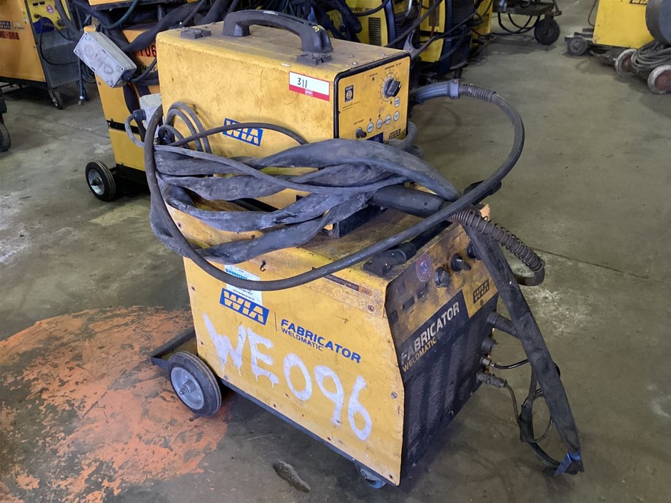WIA Weldmatic Fabricator Welder with W64 Wire Feeder