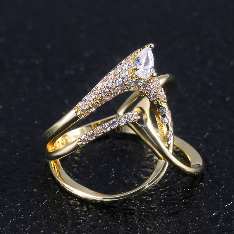 Elegant 18K Yellow Gold plated Simulated Diamond Ring Size 7