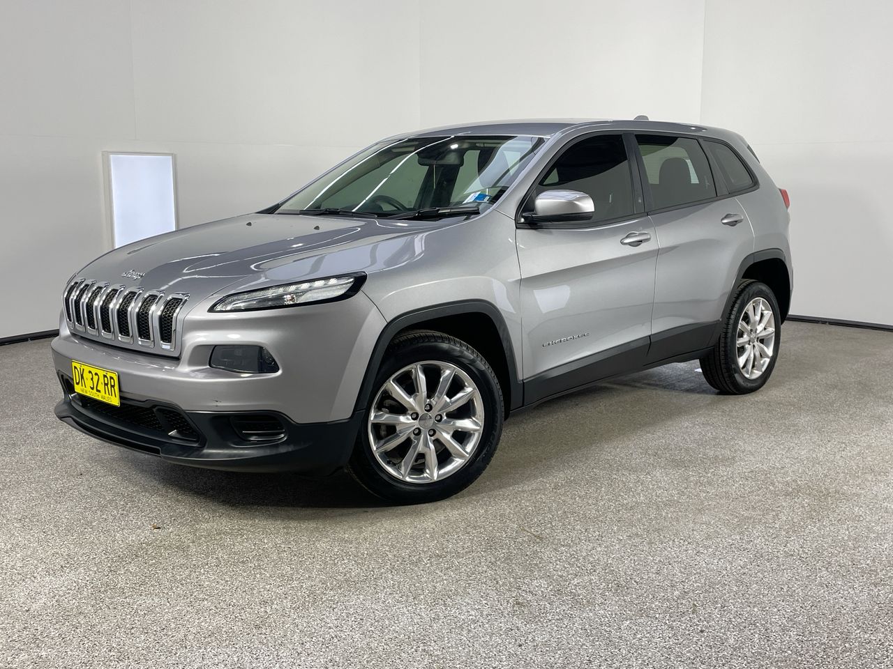 Jeep Cherokee SPORT 4X2 KL 9 auto Wagon