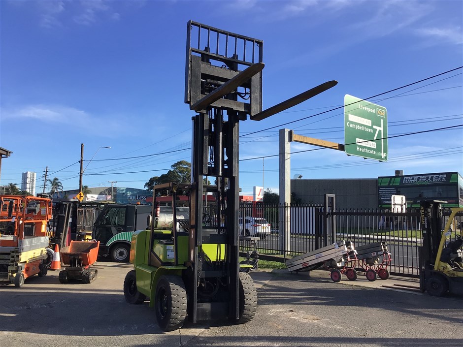 Clark  CGP55 Counterbalance Forklift