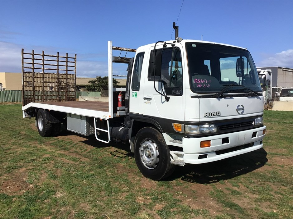 No Reserve - 1999 Hino  FG 4 x 2 Beavertail Truck - VIC