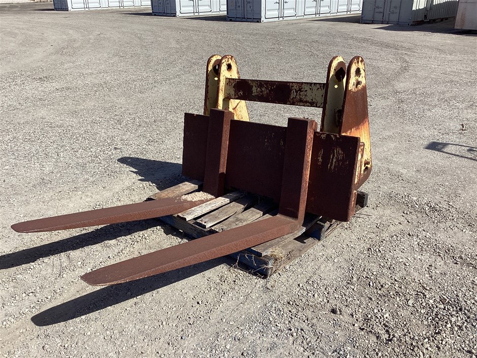 No Reserve Excavator Buckets & Attachment