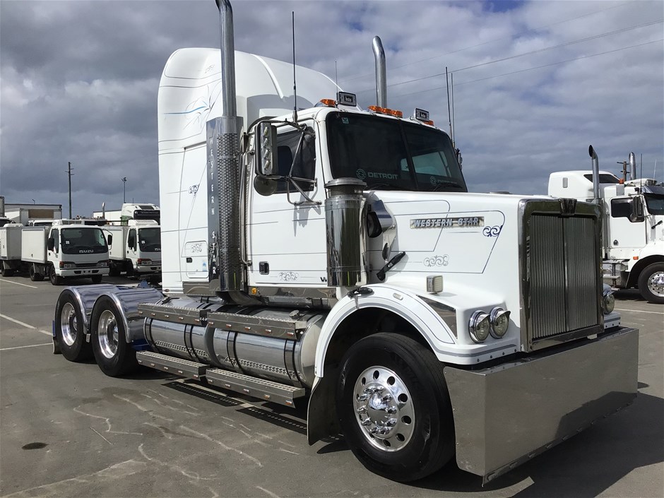 No Reserve 2005 Western Star 4800 6 x 4 Prime Mover Truck