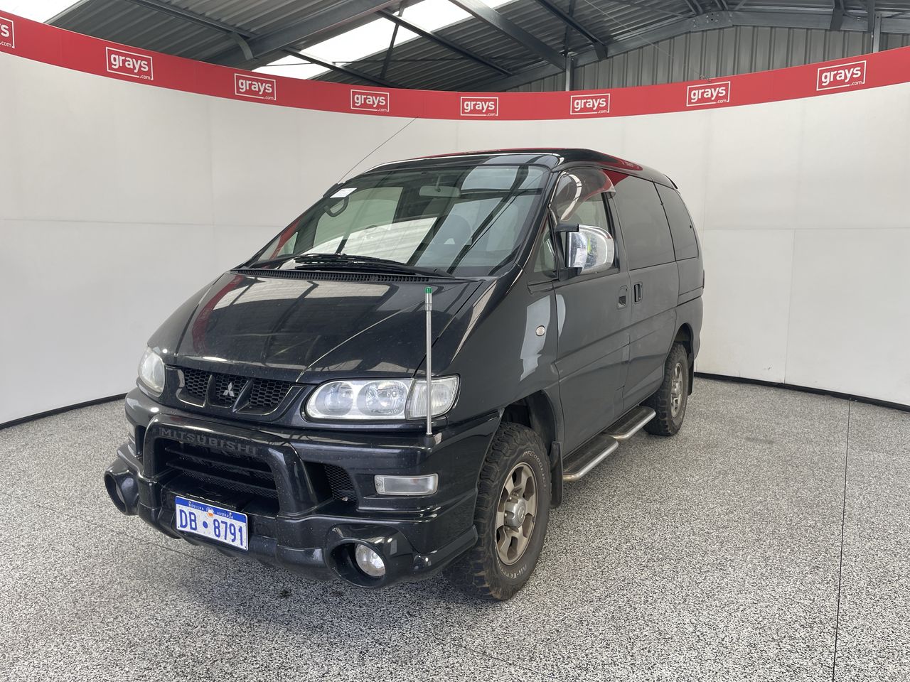 2005 Mitsubishi Delica Automatic 8 Seats People Mover
