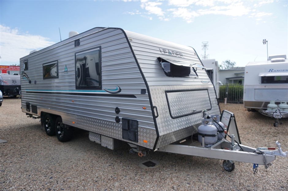 2018 LEADER SUPREME CARAVAN 