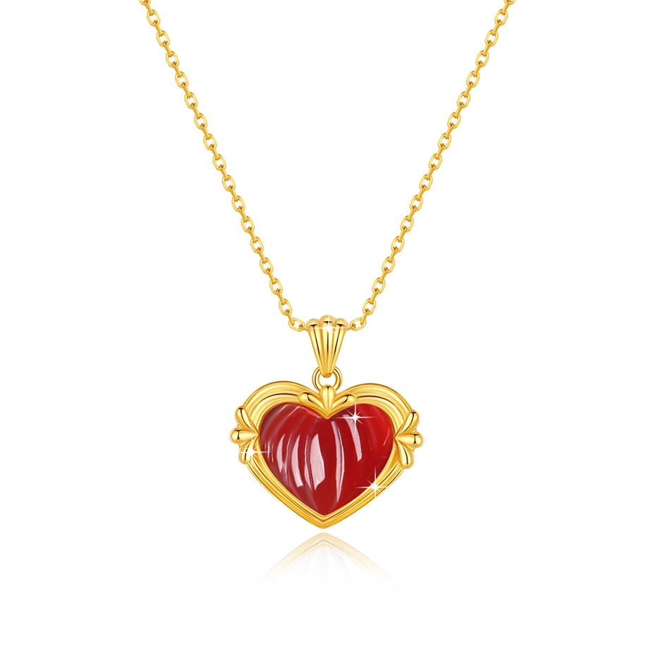 Solid 18K Yellow Gold Natual Red agate in the shape of a love heart