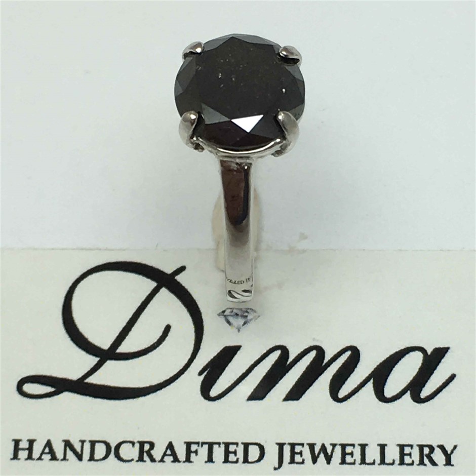 One ladies - 9ct white gold dress ring