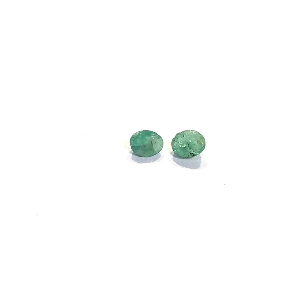 0.62 Ct - 2 Pcs Emerald