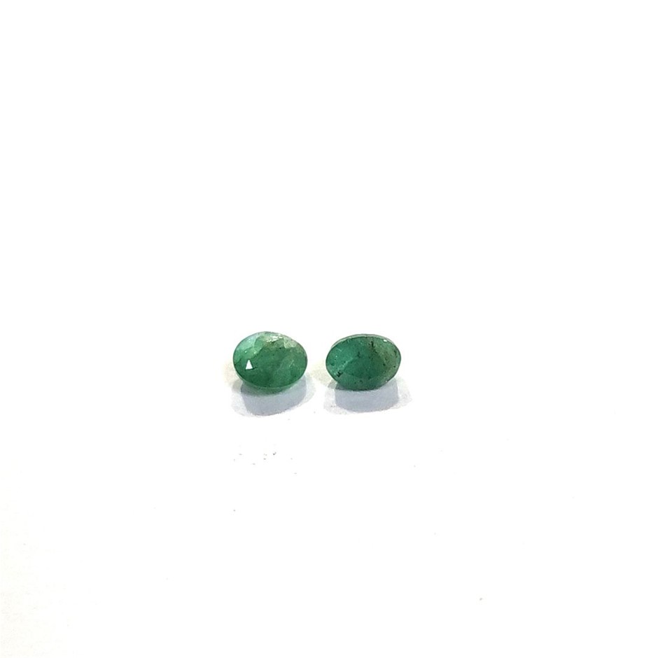 0.41 Ct - 2 Pcs Emerald