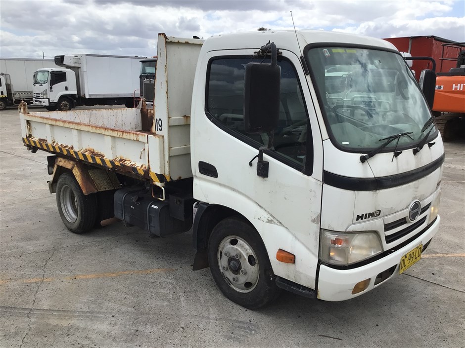2011 Hino 300 4 x 2 Tipper Truck