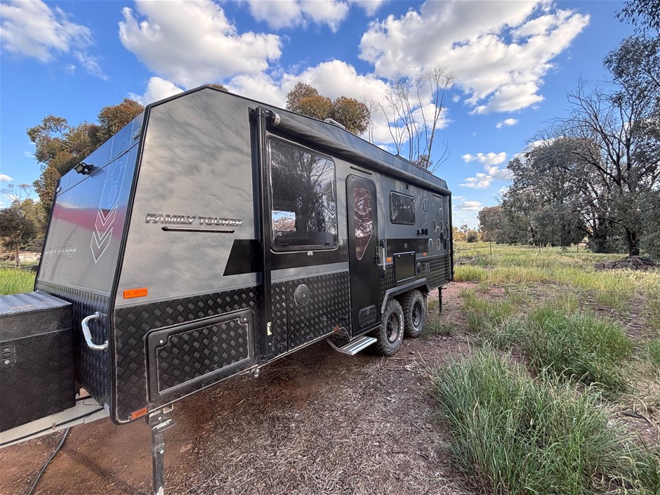 2021 MALIBU FAMILY TOURER CARAVAN 