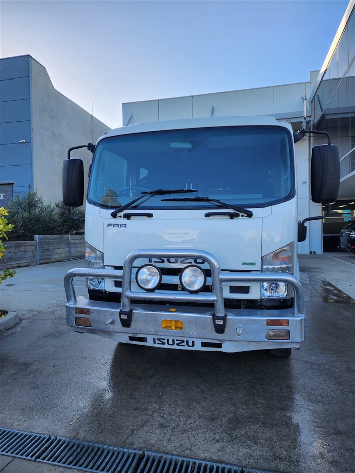 2011 Isuzu Truck, Building Materials, Auto Equip & More