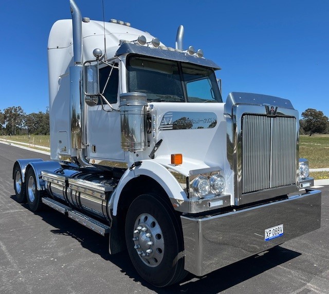 Trucks, Earthmoving, Plant & Equipment and More