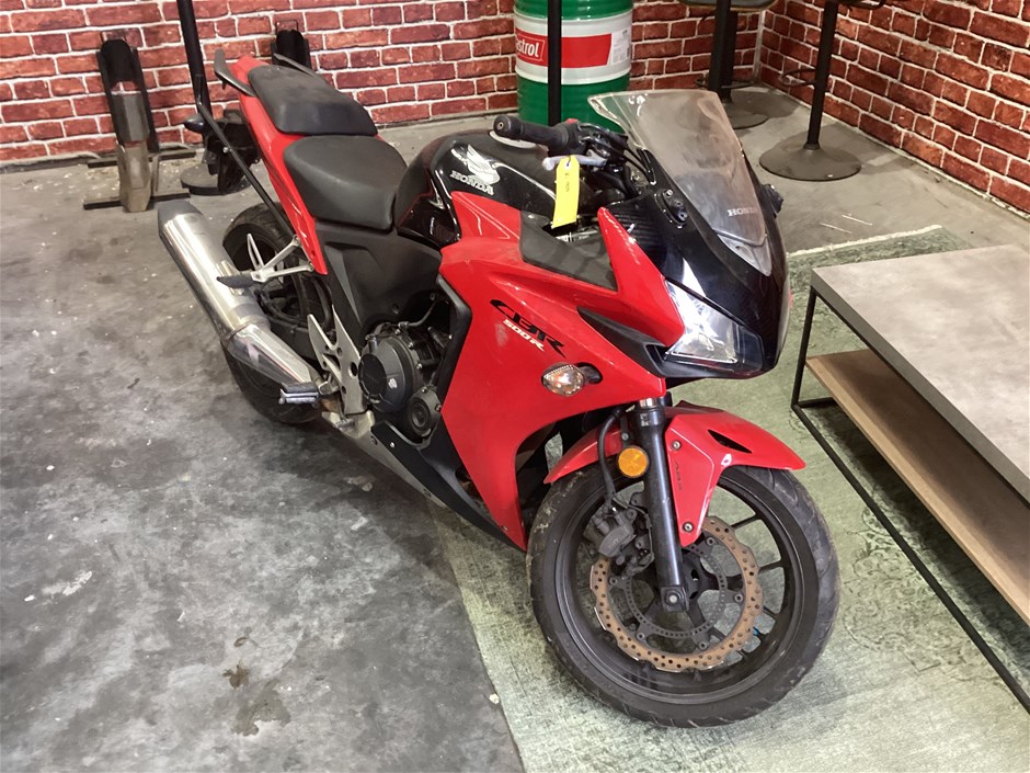 <p>2015 Honda CBR500R Motorcycle (WOVR-INSPECTED)</strong></p>