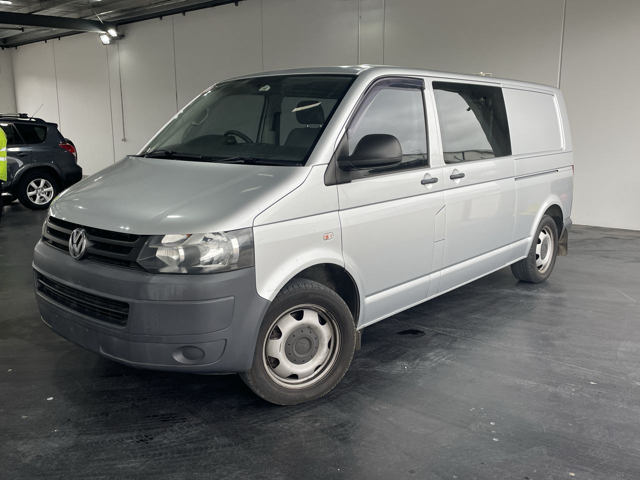 Volkswagen Transporter CREW LWB 132kW T5 T/D/AT Van