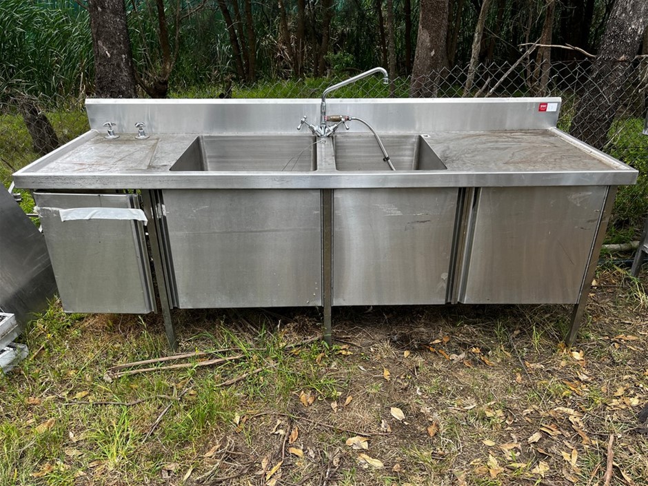 Liquidation SS Catering Sinks + Benches Clearance