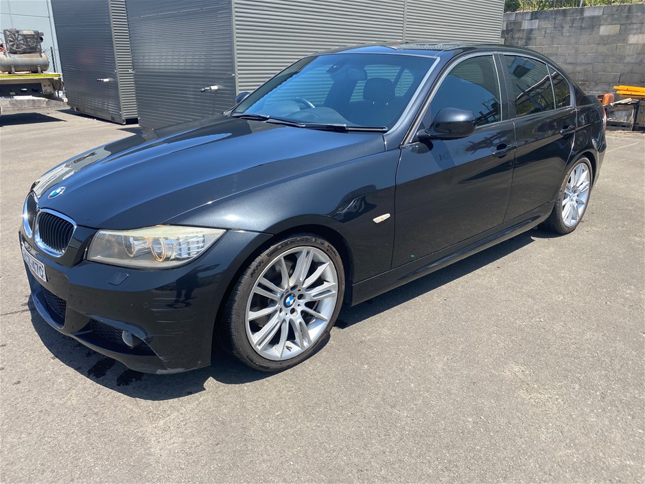 BMW 320D E90 RWD Automatic - 6 Speed Sedan