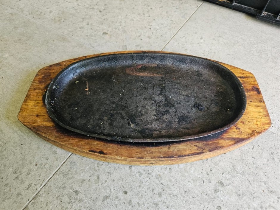 Assorted Cast Iron Oval Sizzler Plates