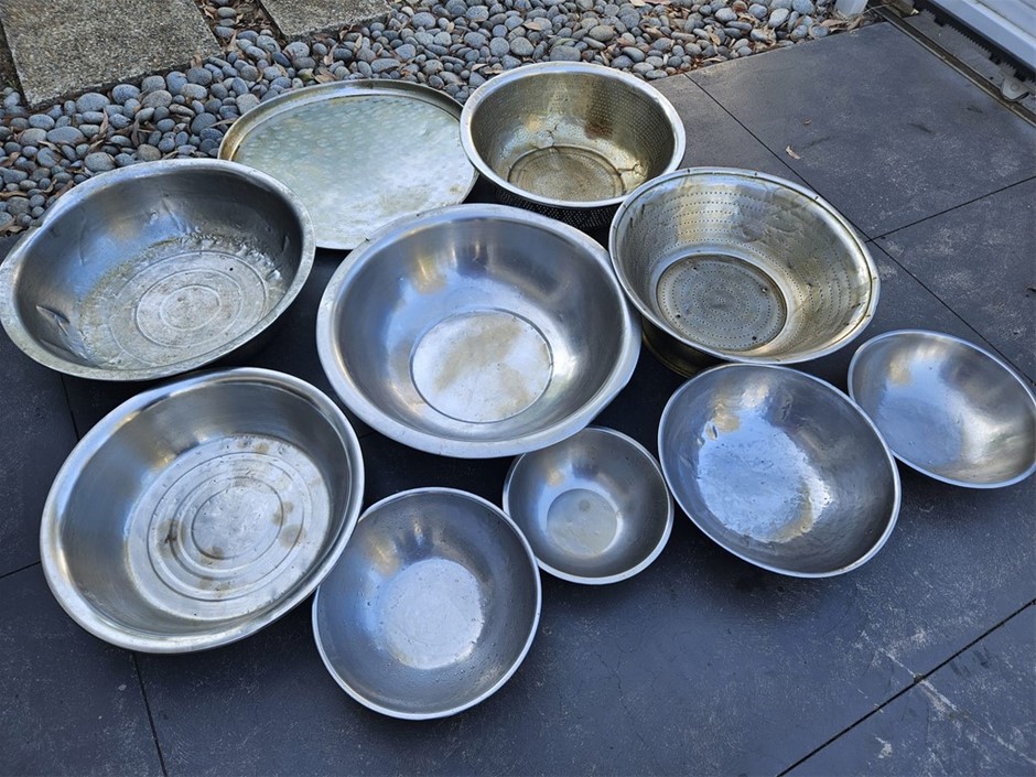 Assorted Stainless Steel Mixing Bowls and Round Tray