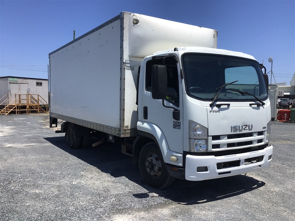 2010 Isuzu  FRR 4 x 2 Pantech Truck