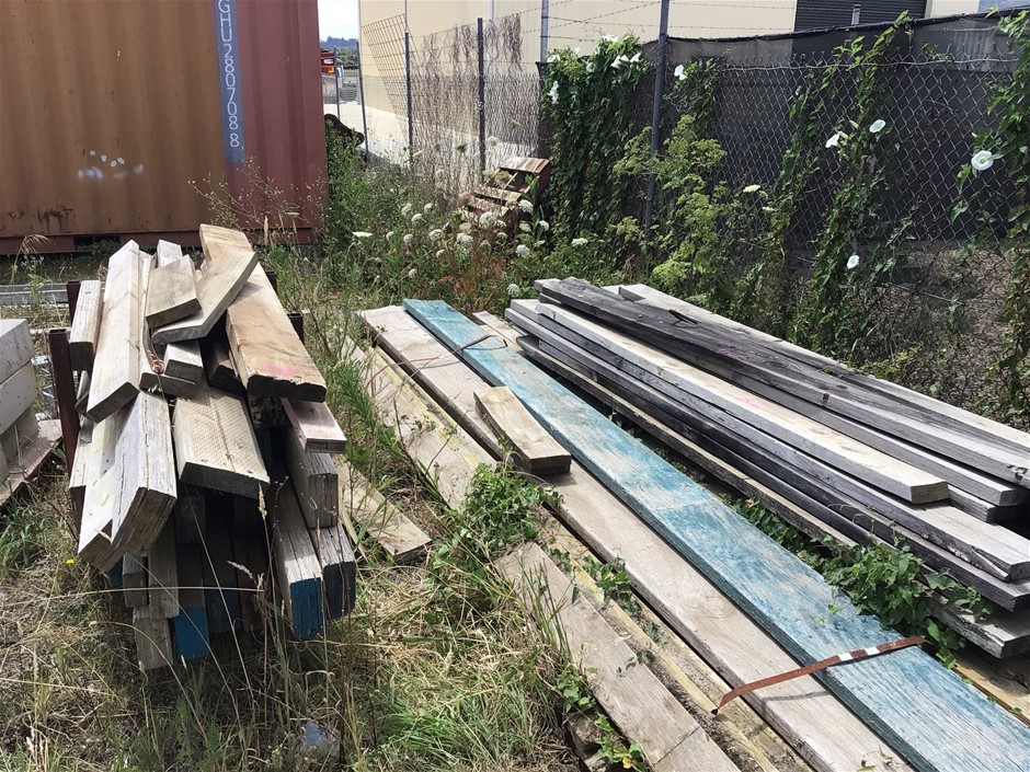 Large Quantity of Assorted Timber Planks Auction (0062-3031669) | Grays ...