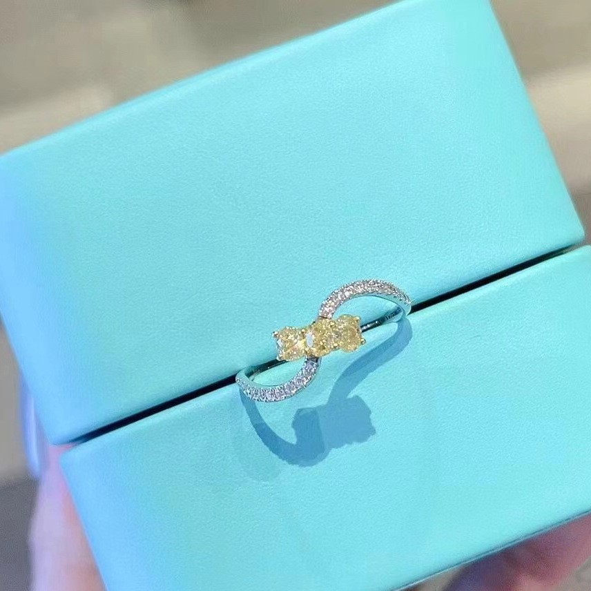 Elegant 18K Triple White Gold plated Lab Simulated Yellow Diamond Ring