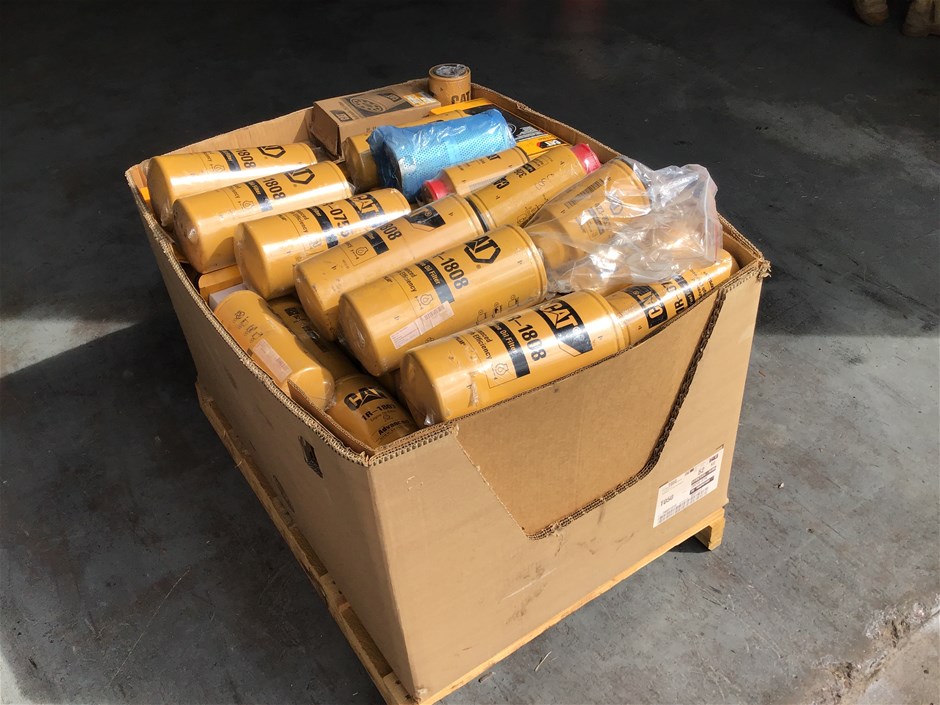 Quantity of assorted caterpillar filters