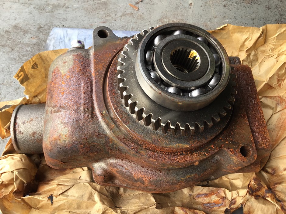 Unused- Water pump to suit 3306 cat engine